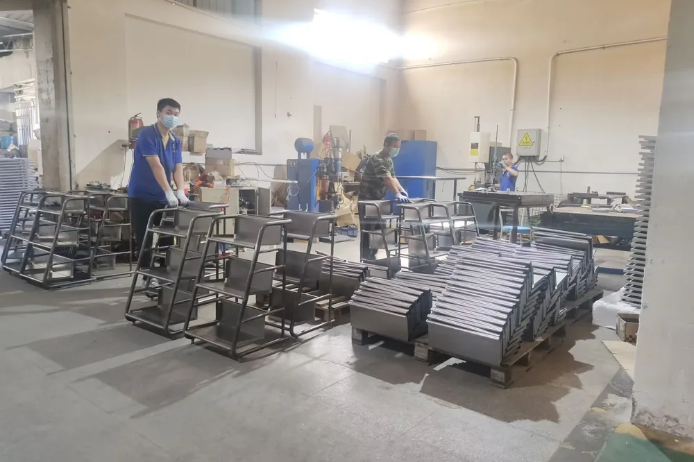 Fulei Metal workshop with assembled stainless steel product frames and semi-finished parts