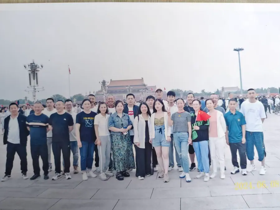 Fulei Metal team during a Beijing company trip