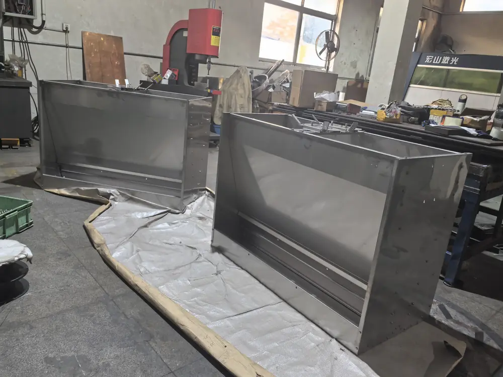 USA Hog Slat Stainless Pig Feeders manufactured by Fulei Metal