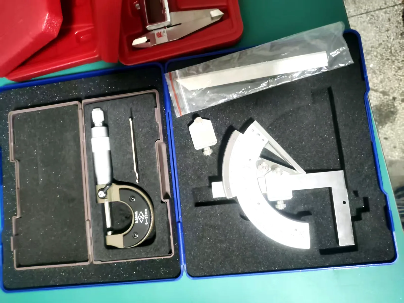 Inspection tools laid out on the measurement bench at Fulei Metal