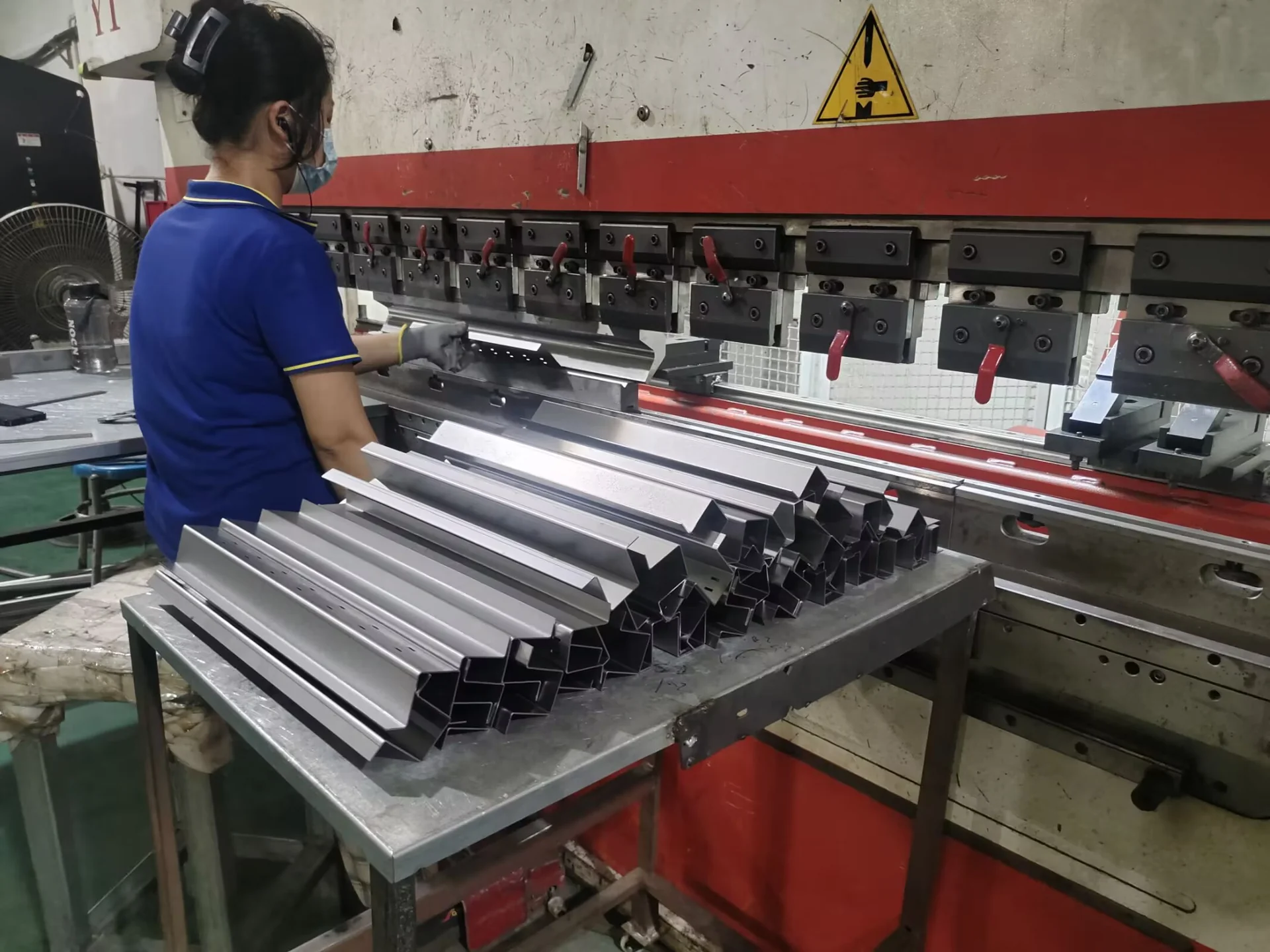 Press Brake Bending Sequence: Optimizing Bend Order for Complex Parts